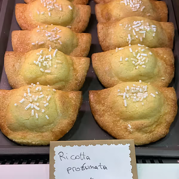 Calcioni di ricotta al limone